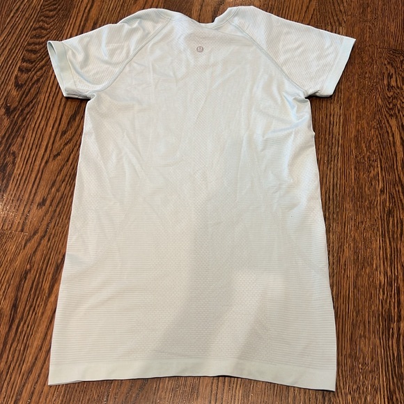 Lululemon Swiftly Tech Short Sleeve Shirt - Picture 3 of 4